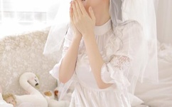 美女脱衣动态图